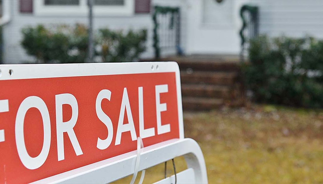 Selling your House to an Investor vs Using a Long Island Agent